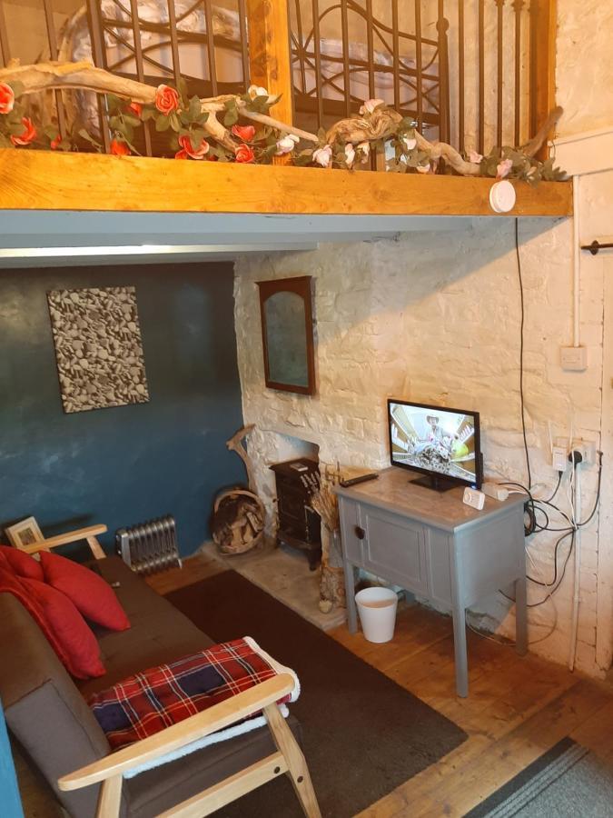 Appartamento Y Smithy Llanybyther Esterno foto